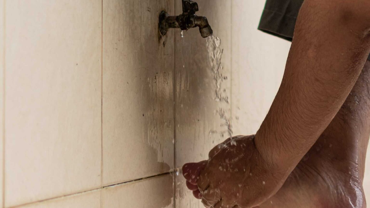 How to Perform Ghusl (ritual bath) in Islam How to perform Ghusl