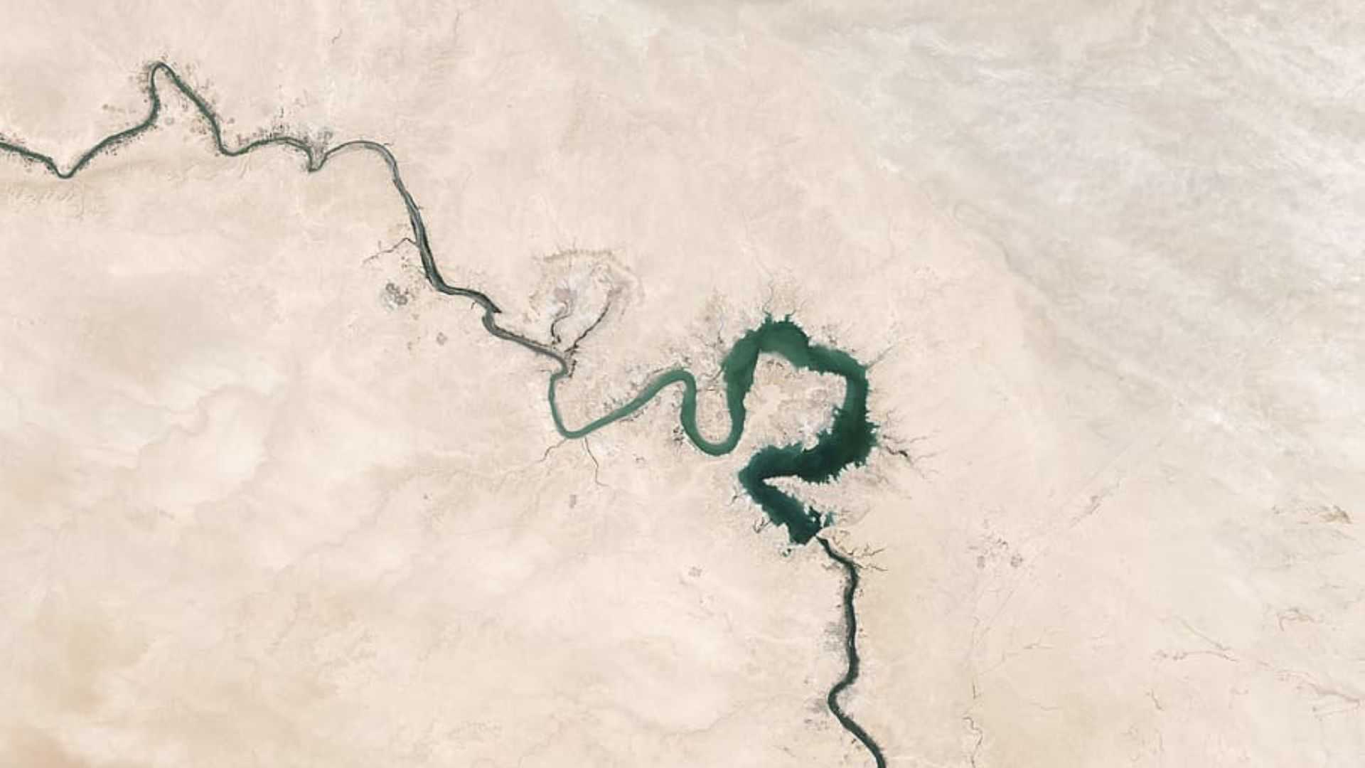 Euphrates River drying up in Islam and Mountain of Gold Sign of Qiyamah